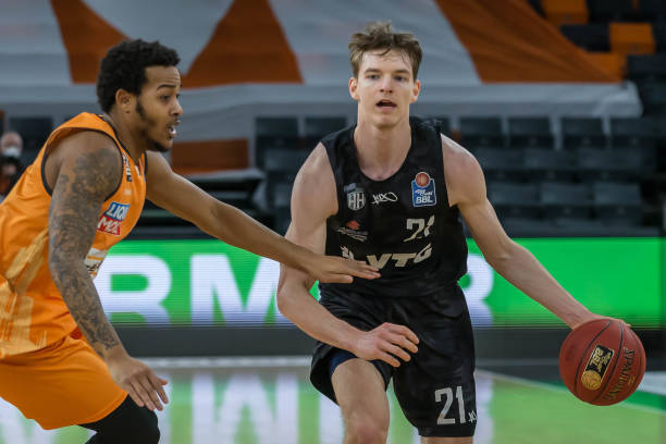 以其灵活的 以其灵活的